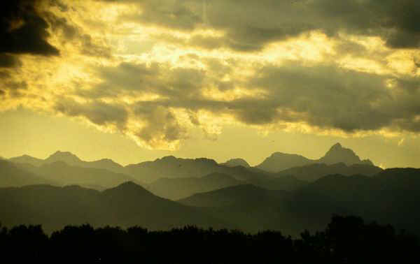 alps.jpg (23581 bytes)