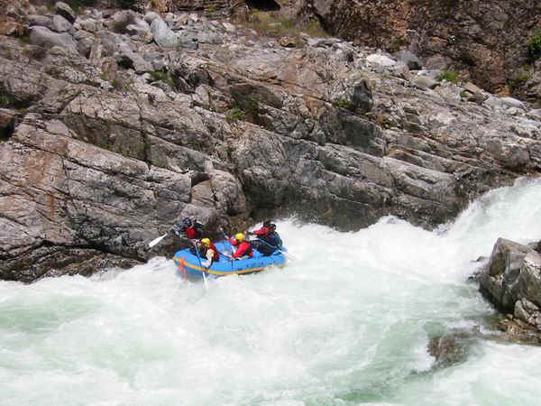 pulling it through.JPG (72287 bytes)