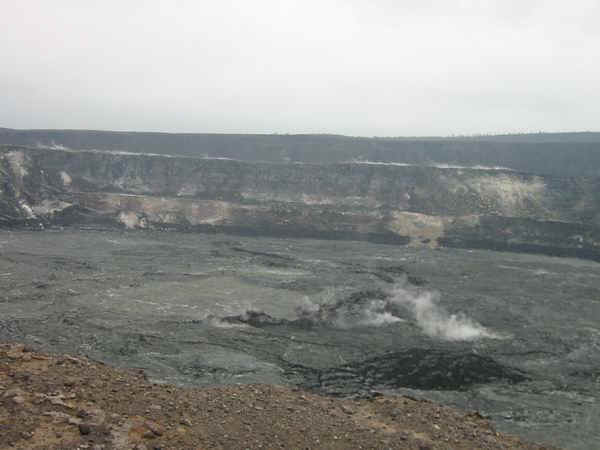 crater rim zoom.JPG (37928 bytes)