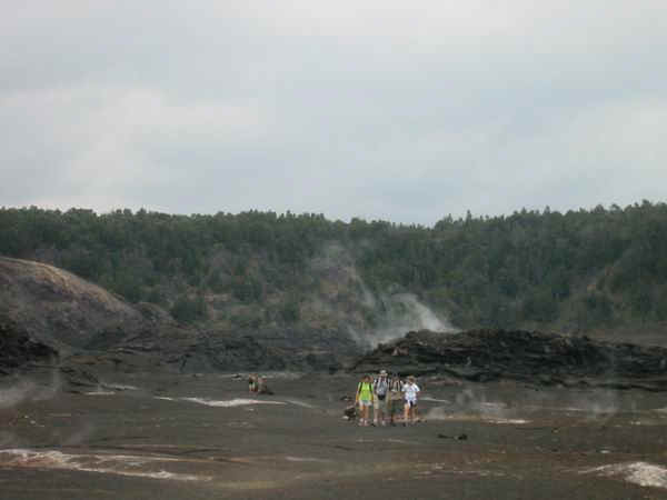 group crater.JPG (26425 bytes)