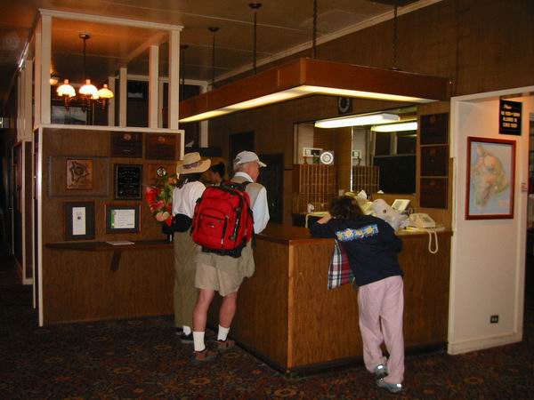 reception.JPG (43872 bytes)