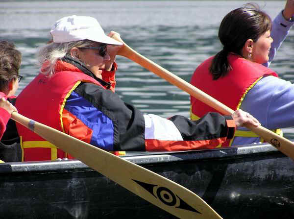 Paddling001small.JPG (49657 bytes)