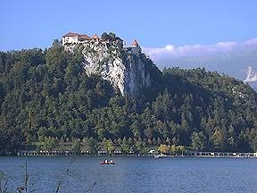 BledCastle.jpg (15065 bytes)