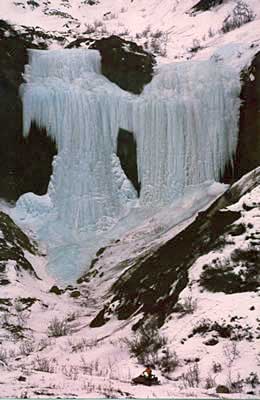 icefall-on-boulder-creek-drainage