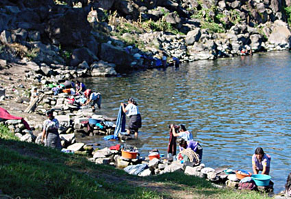 Santiago Atitlan laundry day