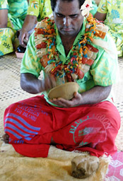 Fiji-Nakabuta Potter Form Vase