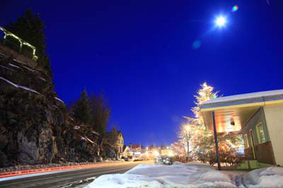 Rossland, moon ovr Main Stret