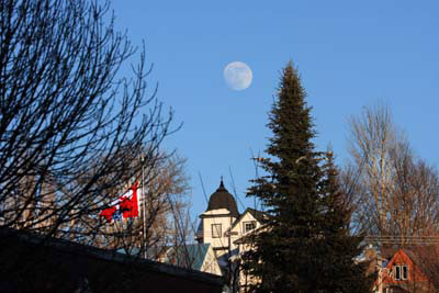 Rossland moon