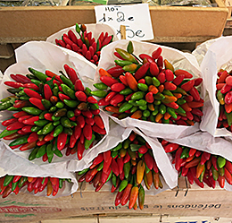 Veice market peppers