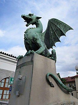 Dragon at Dragon Bridge