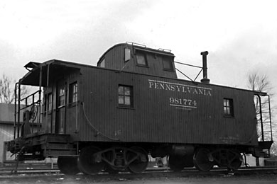 Pensylvania RR wooden caboose 1012