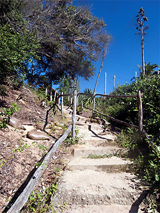 Mozambique: The Stairs of Death in Tofo