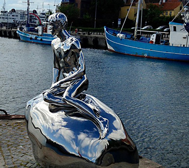 Denmark, Han in polished steel