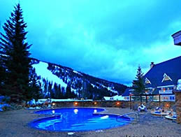 Selkirk Lodge pool and hot tubs at Schweitzer