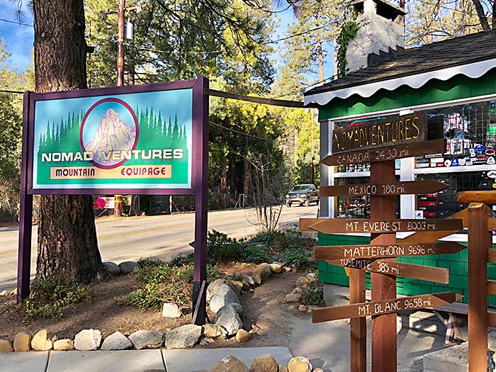 Idyllwild mountain directional signs