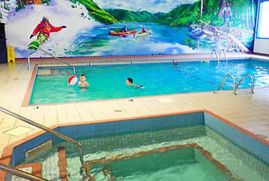 Prestige Resort pool and hot tub