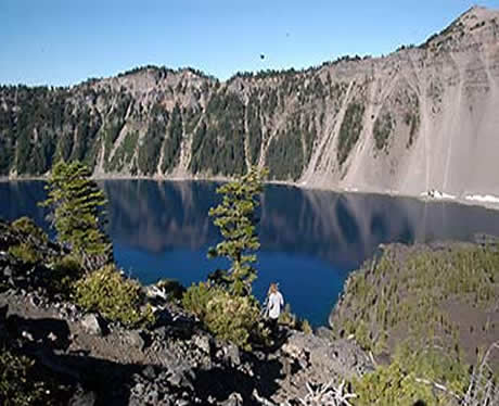 Hiking on Crater Lake's Wizard Island