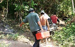 Guatemala, Usumacinta Piedras Negras gear schlep