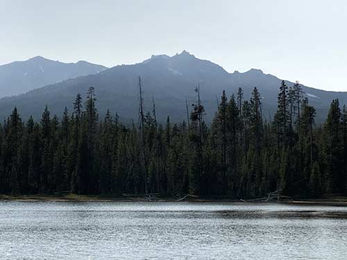 Diamond Peak from Mountain View Lake