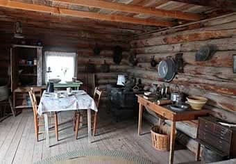Fort Rock Museum villager cabin