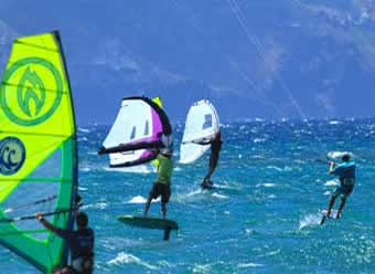 Wingfoiling Kahaha Beach, Maui