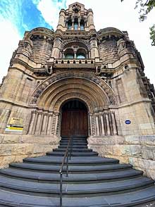 Melbourne, RMIT University entrance