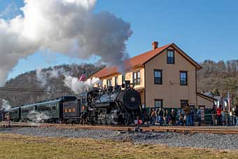 East Broad Top Railroad people boarding