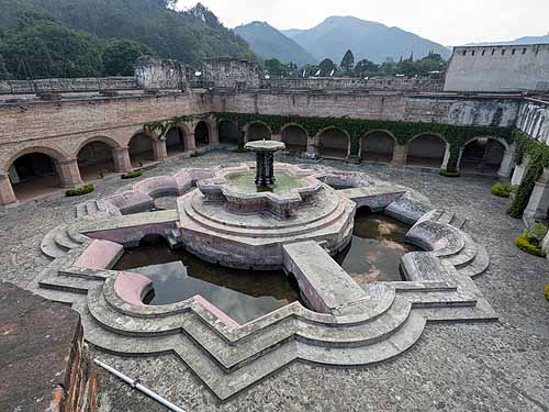 Antigua, Merced Church Fountain