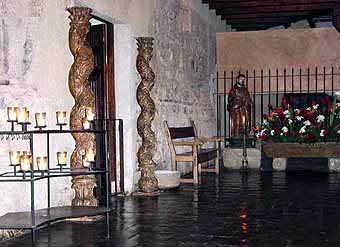 Antigua, Santa Domingo House hallway