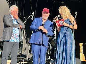 Ulm - Frank Wildhorn (center) and Walter Feucht being interviewed before the Wiener Symphoniker played
