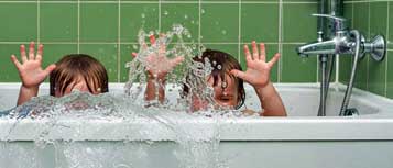slashy kids in tub