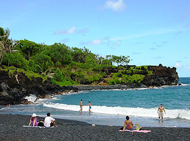 Waianapanapa, Black Sand Beach