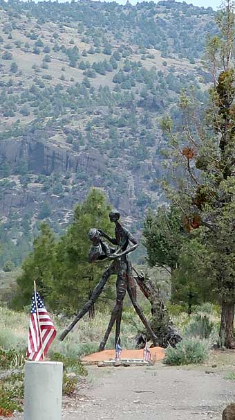 Oregon Living Memorial Sculpture Garden "Pashion of a Couple Rejoined"