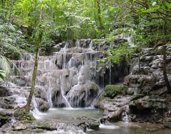 Chiapas Rio Otulum waterfall