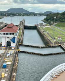 Panama Canal, The two chambers of the Miraflores Locks