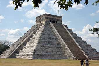 mexico_chichen_iItza_pyramid_kukulkan