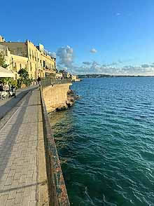 Ortigia Via Gozzo